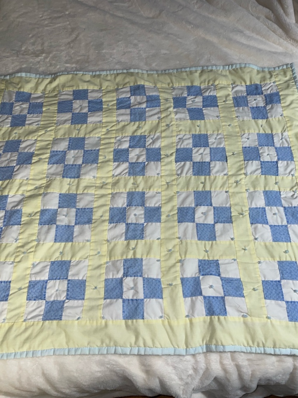 Vintage lightweight yellow, blue & white baby quilt - approximately 42” x 35”